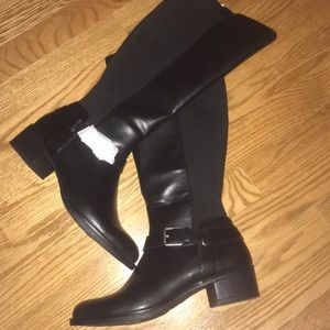 Size 81/2 fashionable leather boots